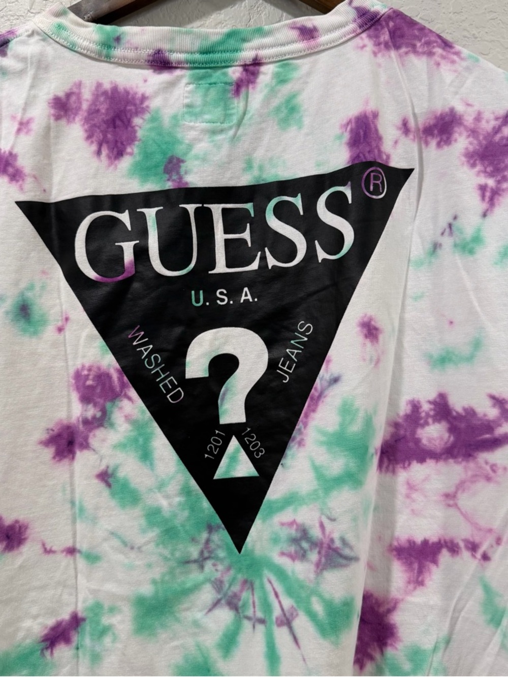 Guess Men's Short Sleeve Basic Tie-dye Logo Graphic T-Shirt Size Large - Picture 7 of 8
